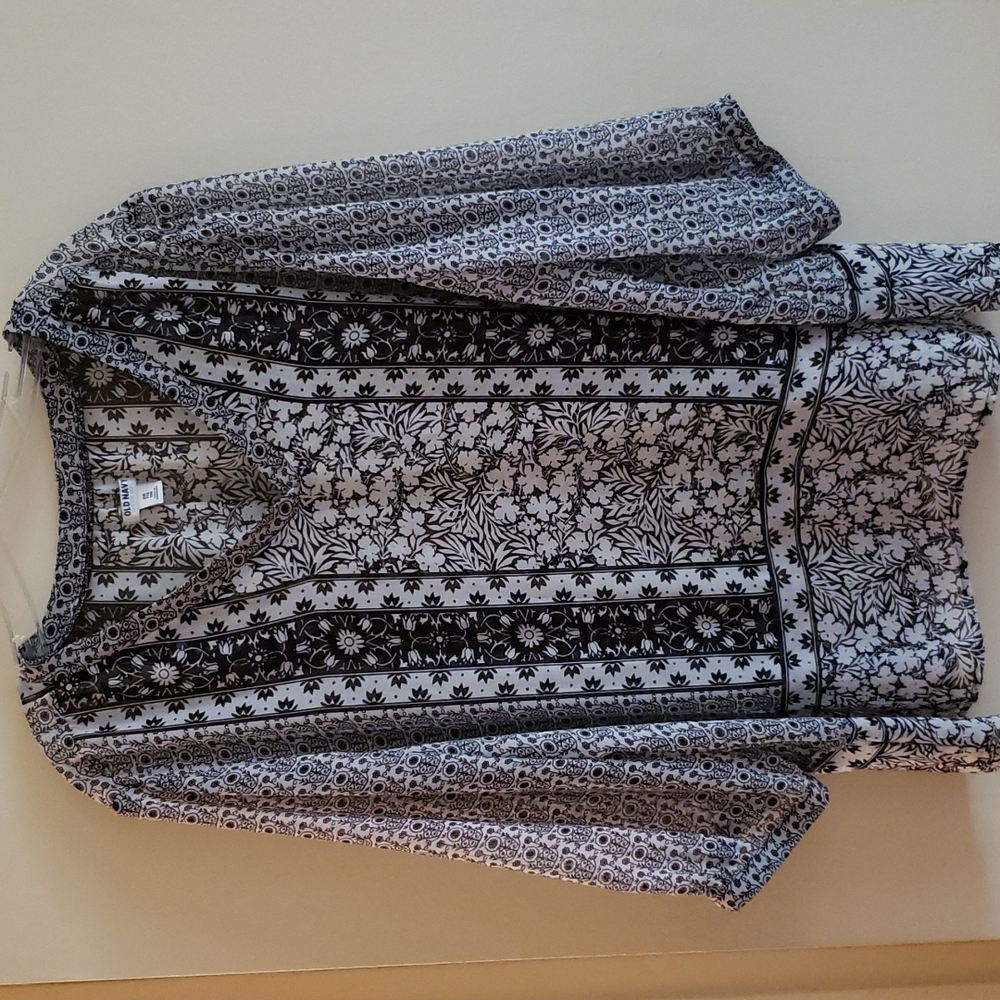 3/4 sleeve, sheer, lightweight tunic